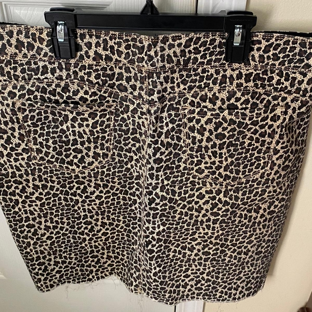 Coco+ carmen skirt size L, color print black and cream. - Picture 4 of 5